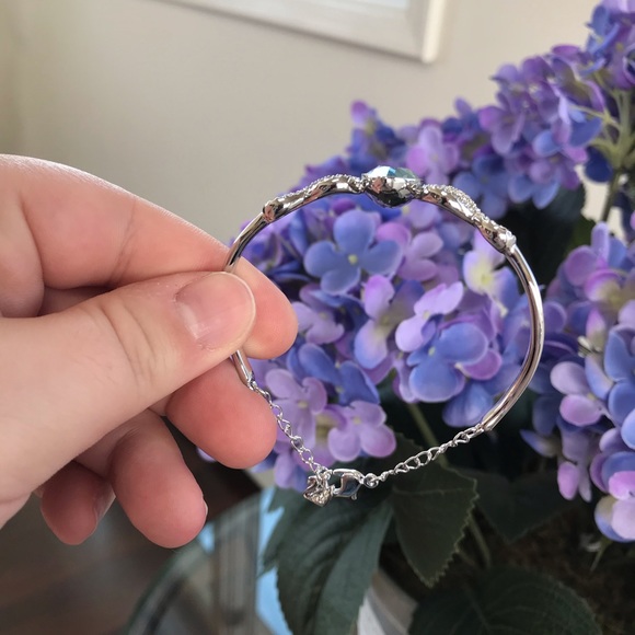 NWOT Swarovski bracelet - Picture 2 of 4